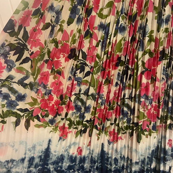 Brand new dress, beautiful color, size M - Picture 5 of 6